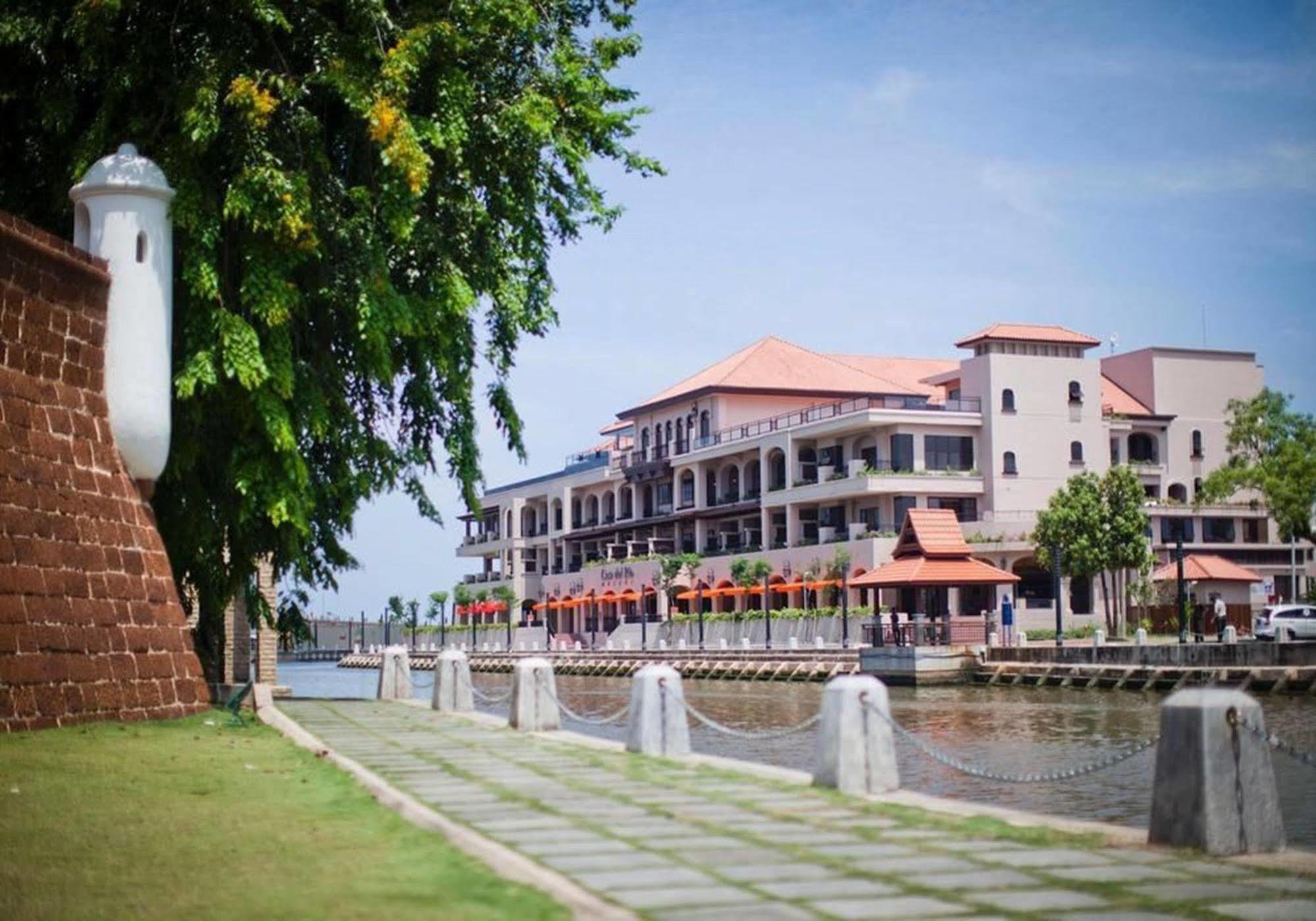 Отель Casa Del Rio Melaka Экстерьер фото